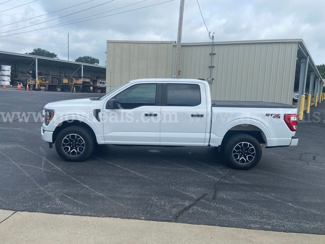 2023 Ford F-150 XL w/ STX Package SuperCrew 5.5-ft. Bed 4WD