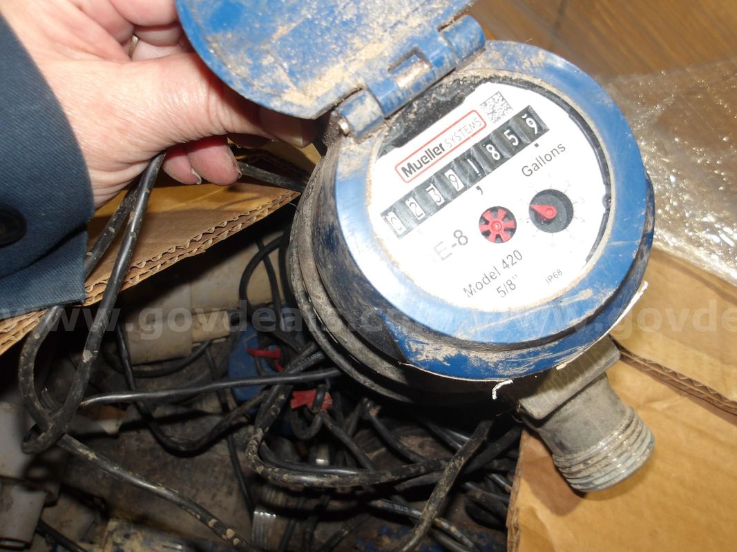 5 PALLETS OF 1343 MULLER 5/8 WATER METERS W/COUPLE LARGER METERS INCLUDED