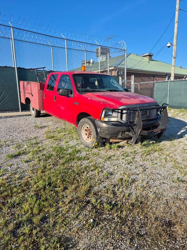 2003 Ford F-350 SD XL Crew Cab Long Bed 2WD