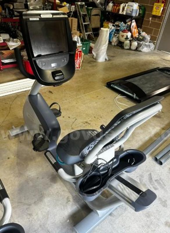 Precor Recumbent Bike with P82 Console