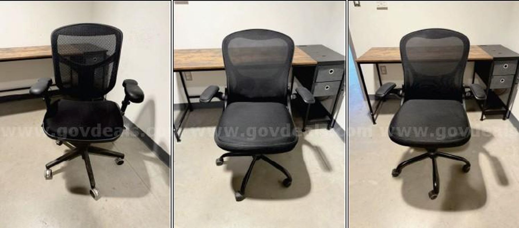 (1 Lot) 3x Black Rolling Desk Chairs