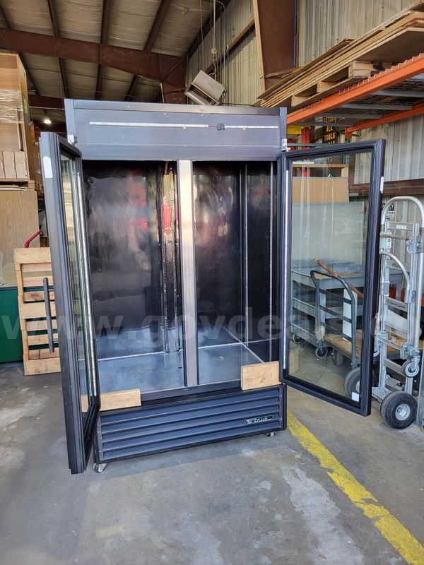 Used two doors merchandiser refrigerator