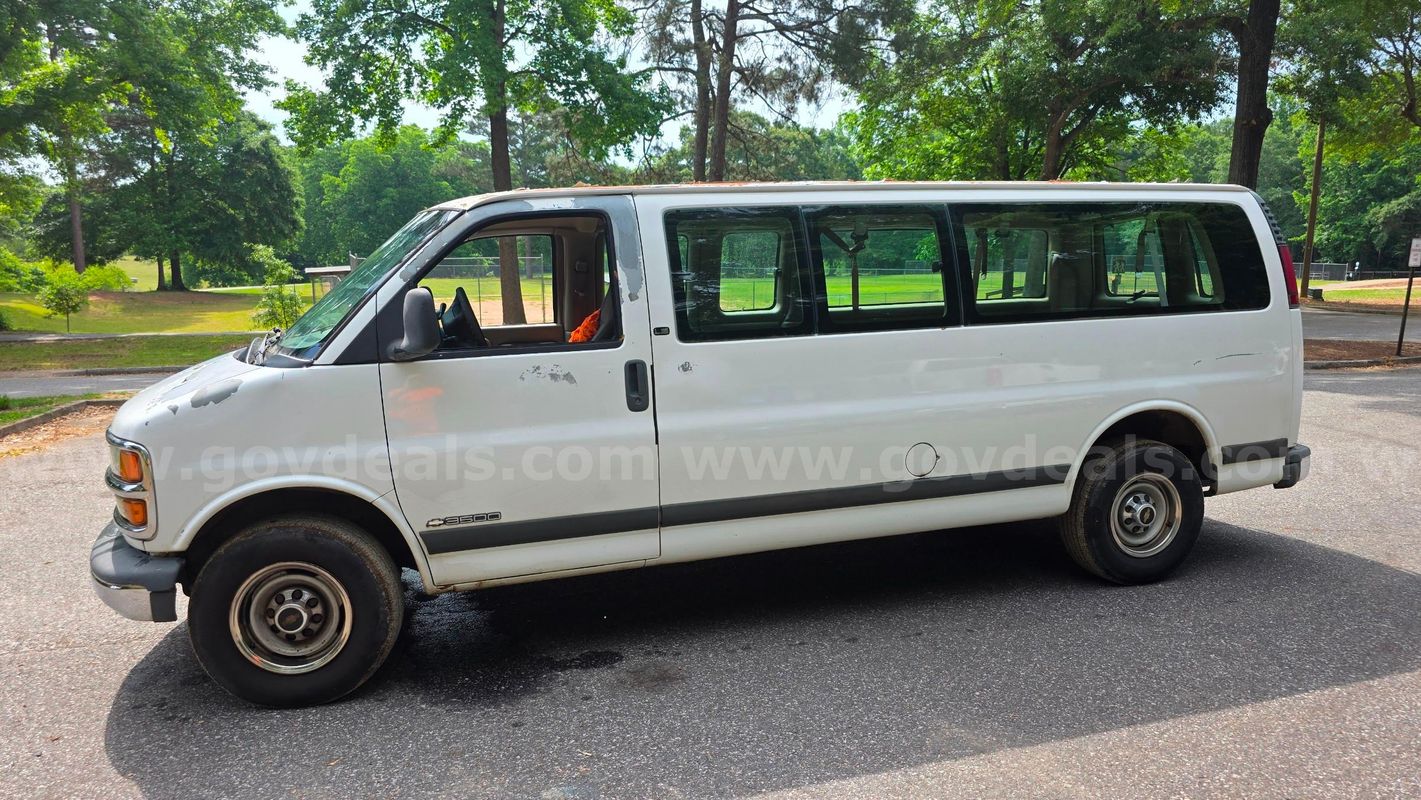 2002 Chevrolet Express 3500 5.7 L