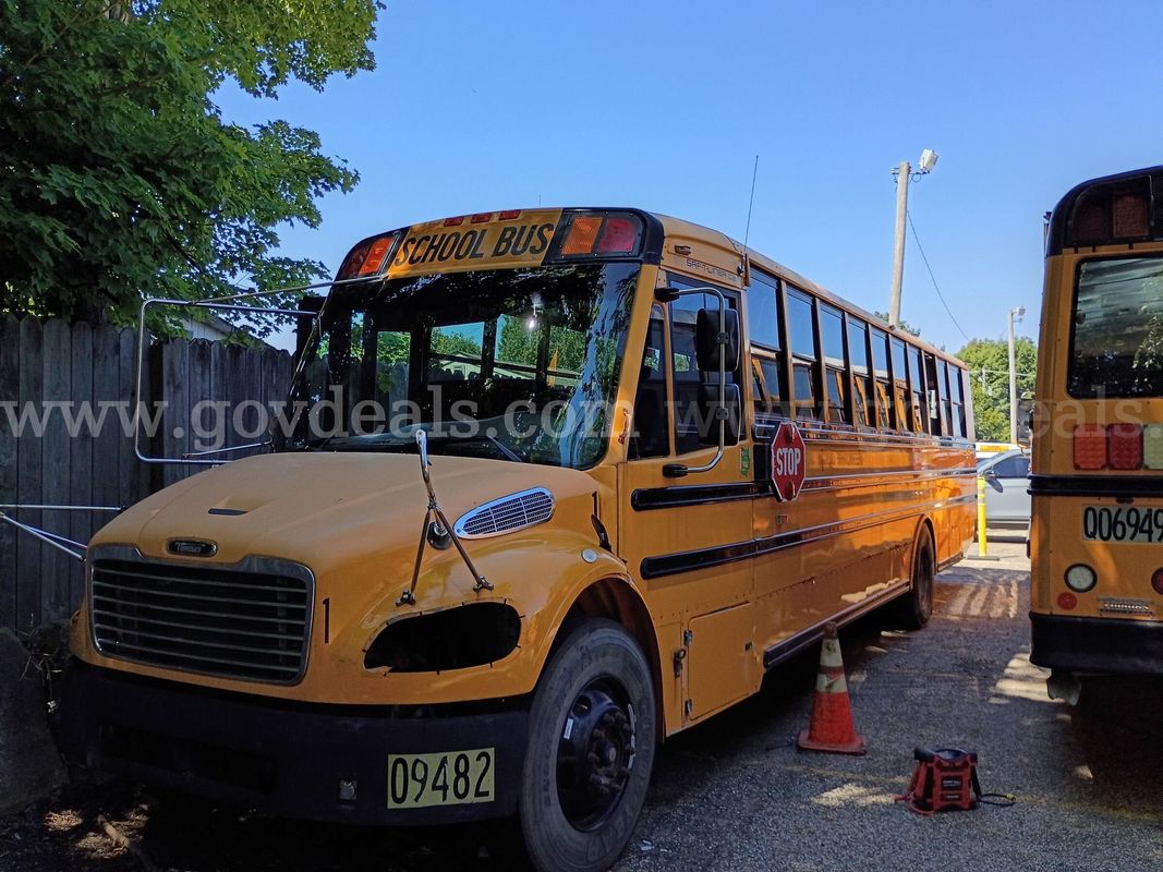 2013 Freightliner BC Bus