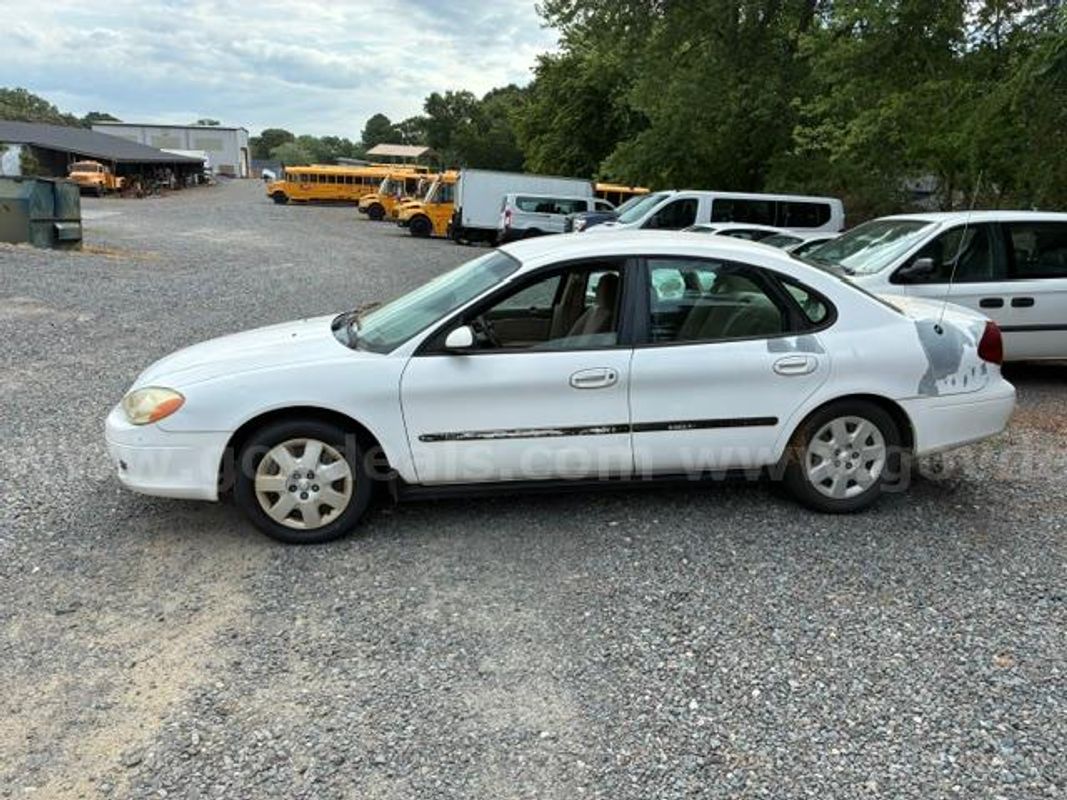 2001 Ford Taurus