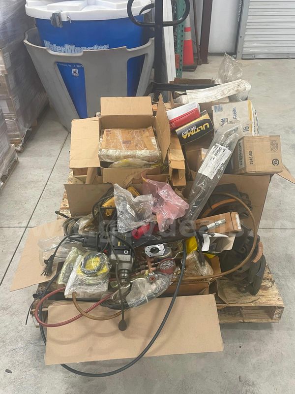 PALLET OF TOOLS, FILTERS, AND VEHICLE PARTS