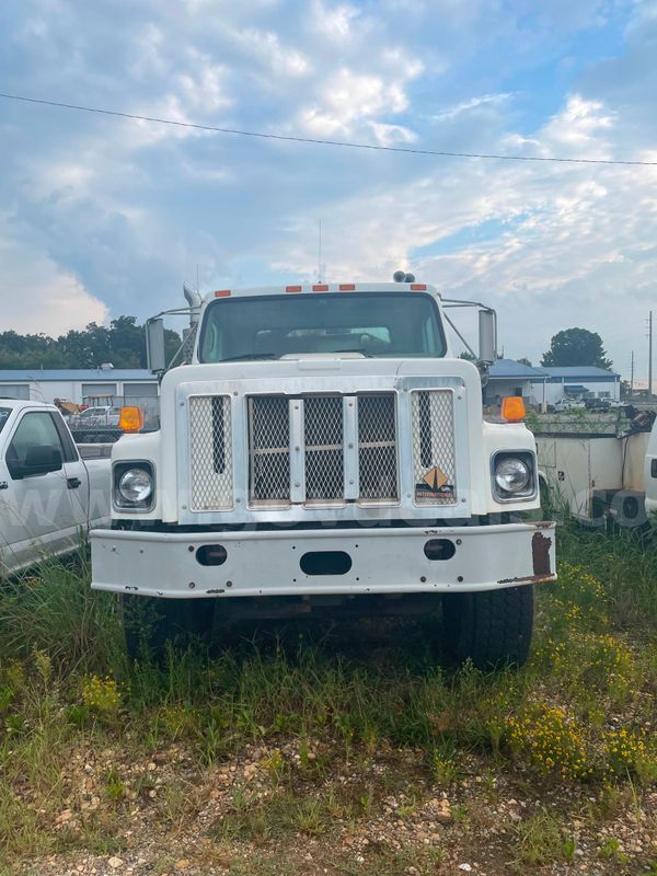 1999 International 2674