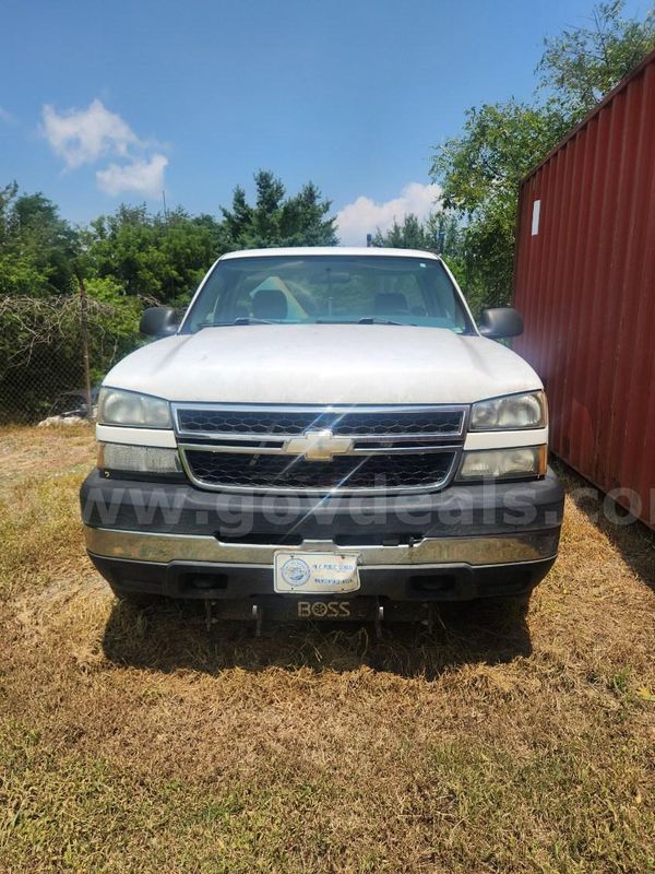 2006 Chevy Silverado 2500 Truck, poor condition