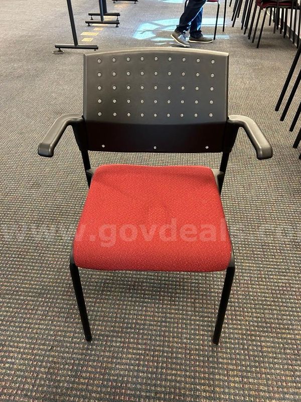 Lot of 46 stacking chairs