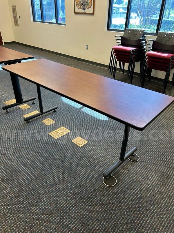 Lot of 7 tables