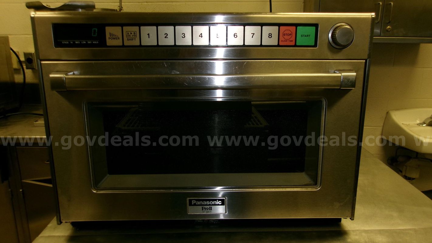 1997 Panasonic Pro II 2680 Commercial Microwave