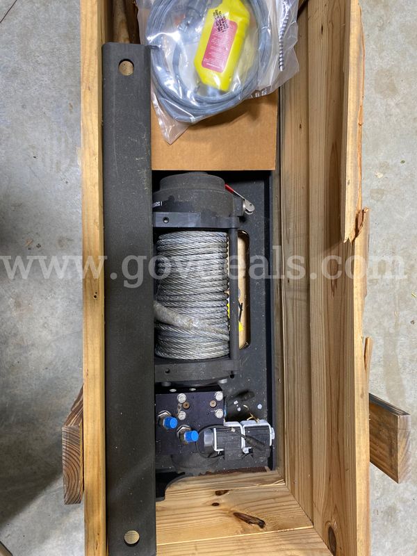 Winch hydraulic Mile Marker 4x4 heavy equipment construction