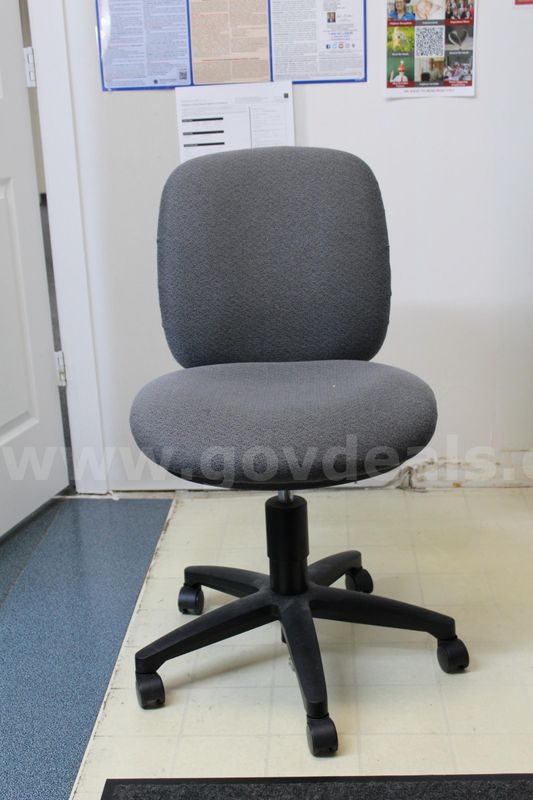 Grey Cushioned Office Chair