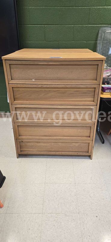 SOLID WOOD 5 DRAWER DRESSER