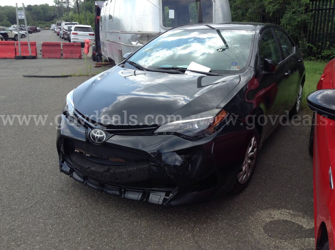2017 Toyota Corolla - CLEAR TITLE - NO KEY - MILES UNKNOWN