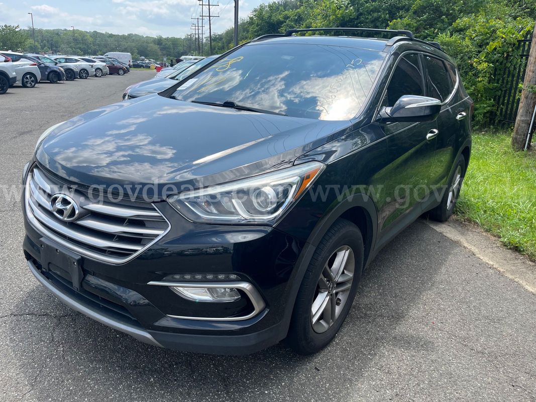 2017 Hyundai Santa Fe - CLEAR TITLE - NO KEY - MILES UNKNOWN