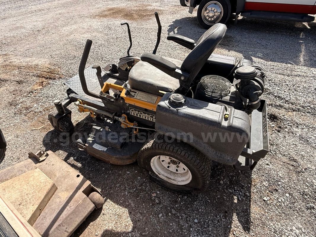 Cub Cadet Mower *** FOR PARTS