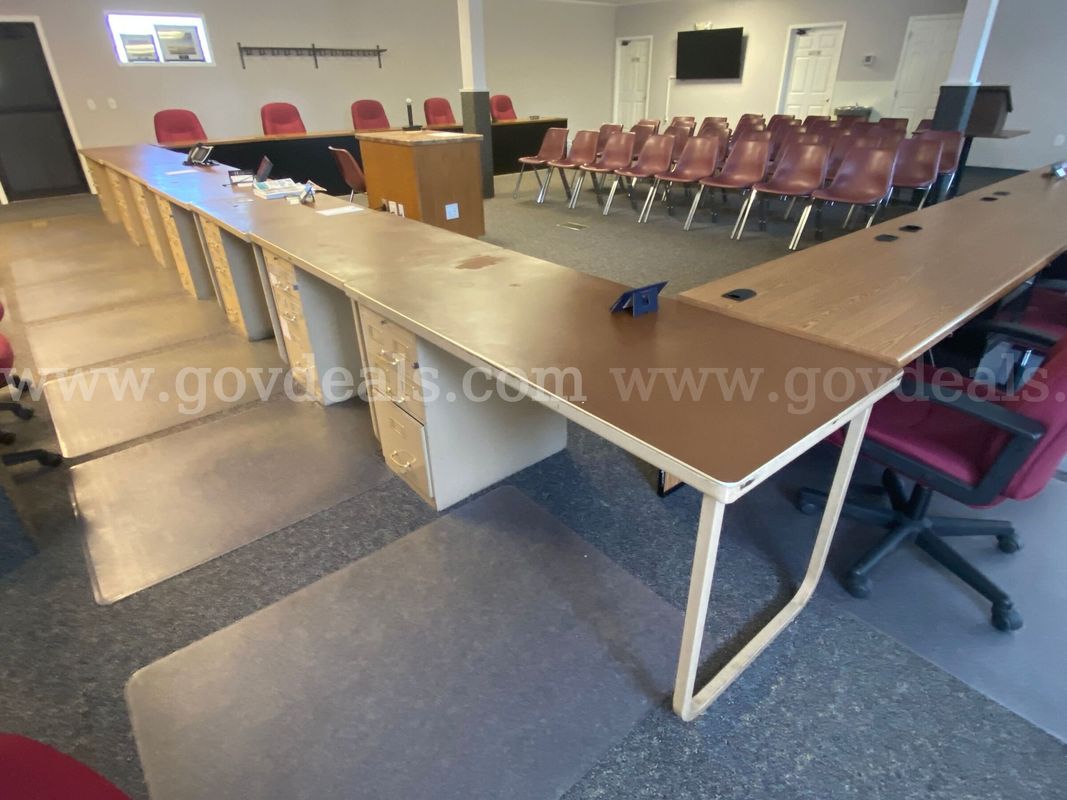 Lot of 7 steel desks
