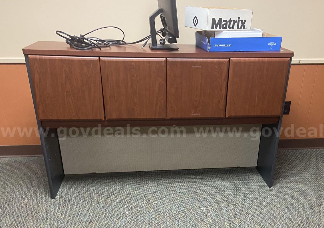 Desk hutch