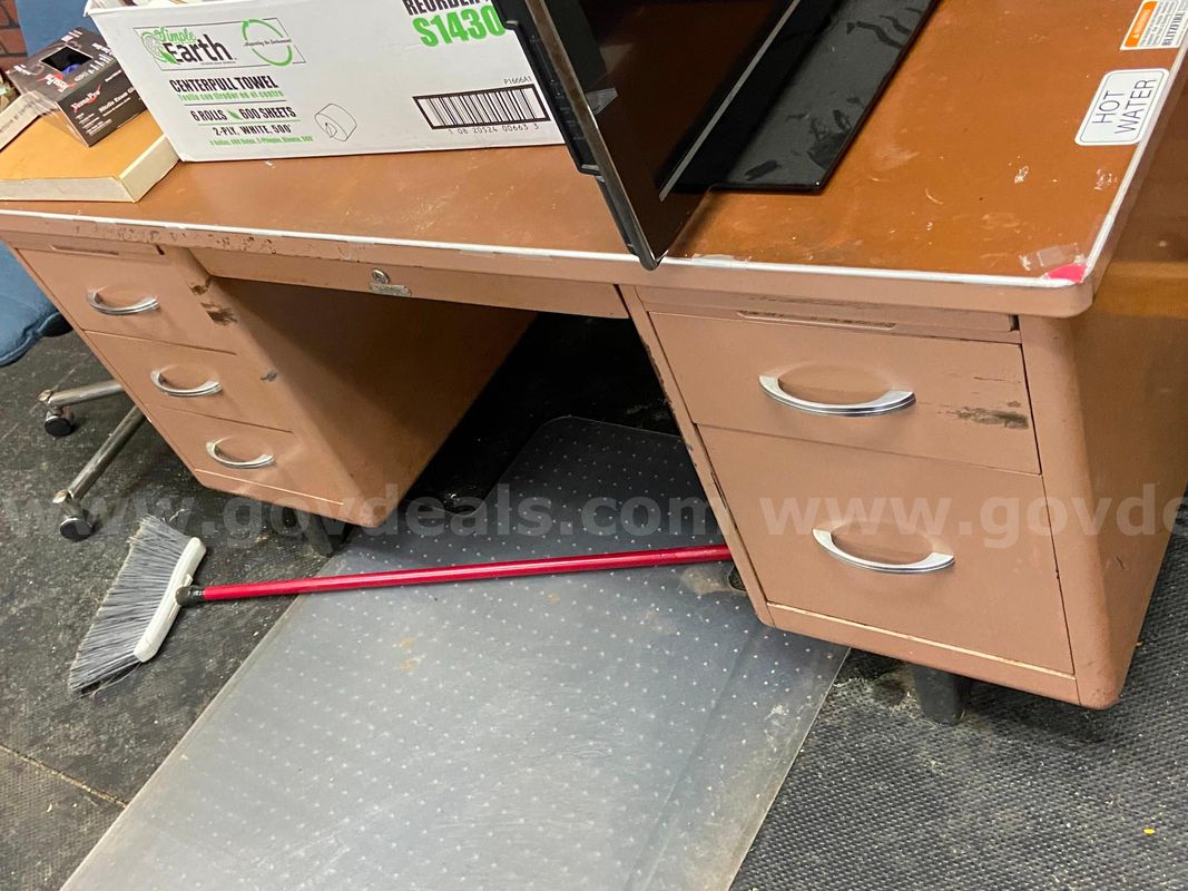 Metal desk