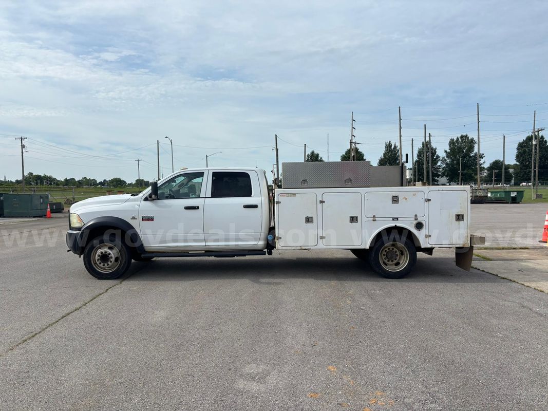 2012 Dodge Ram 5500 2WD Crew Cab w/ BrandFX Fiberglass Service Body