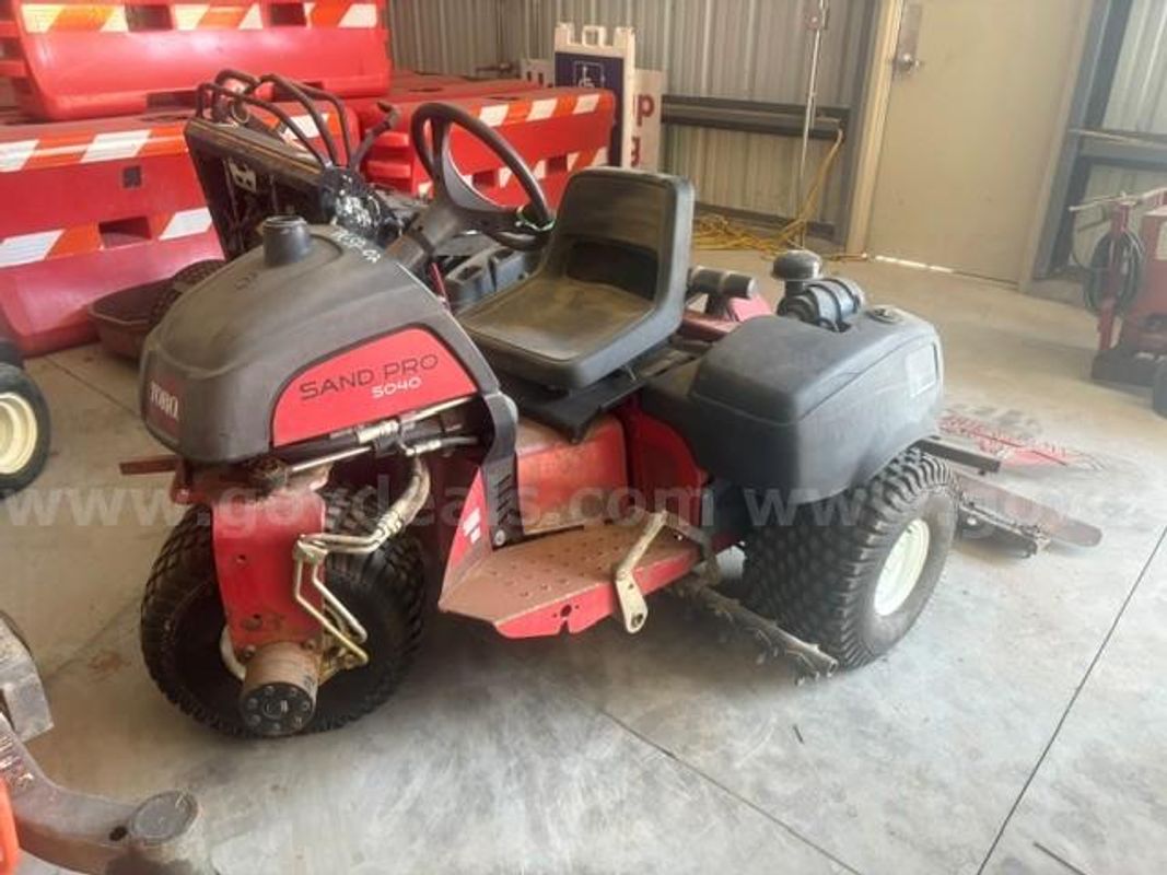2005 Sand Pro 5040