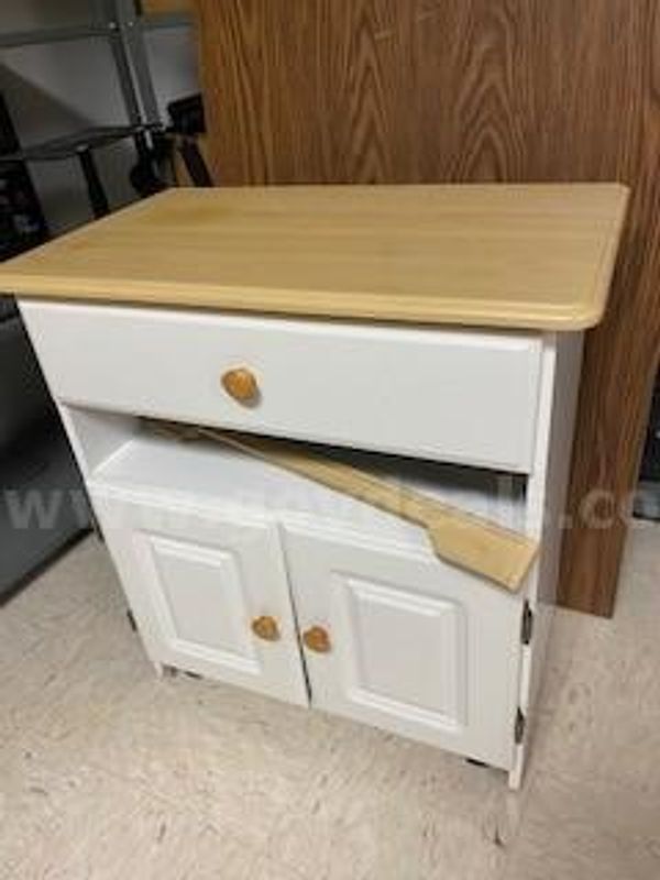 Lot of 5 Chairs, Rolling Cabinet, 2 Lamps, Bench and End Table.
