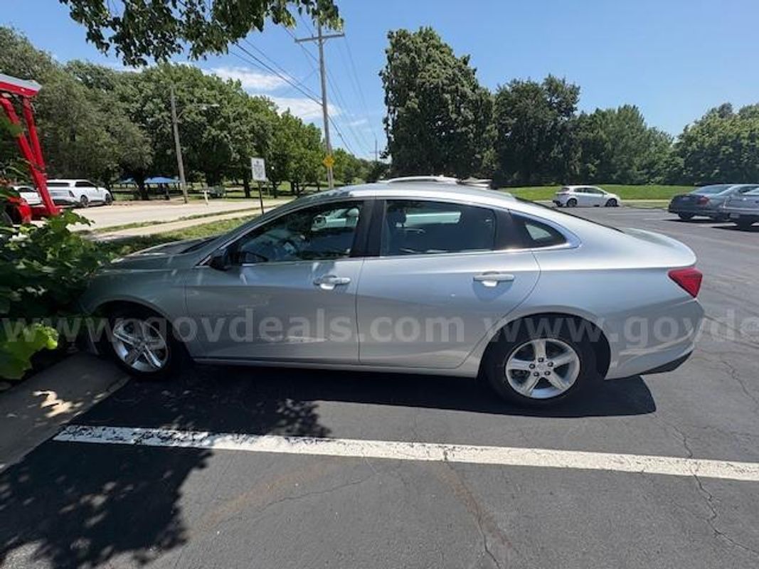 2019 Chevrolet Malibu; (171,266 Miles).