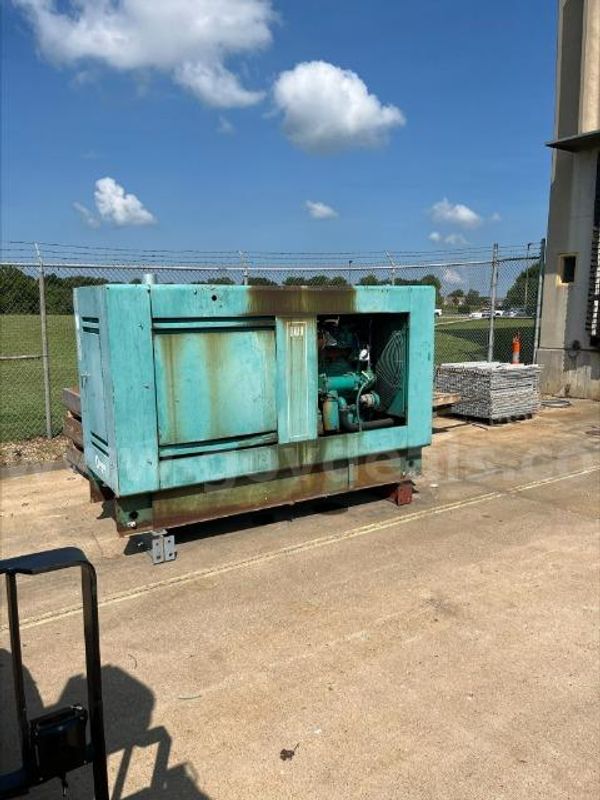 Lot of (1) Onan 250 KW Generator Set, 120 -480 Volt.