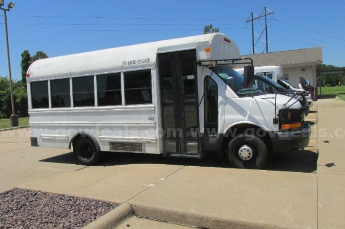 2004 Chevrolet Express Bus, 107858 Miles.