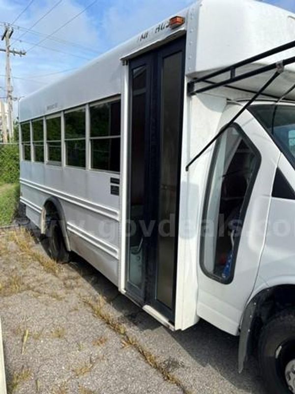 2008 Chevrolet Express Bus, 107827 Miles