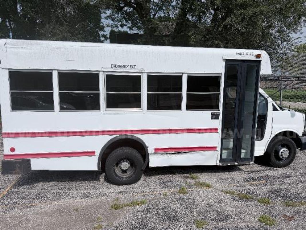 2008 Chevrolet Express Bus, 13470 Miles.