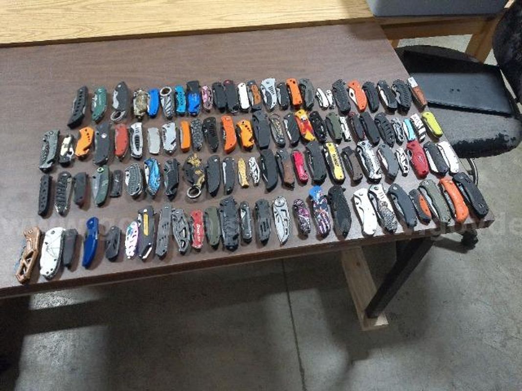 Lot of (102) Single Blade Knives.
