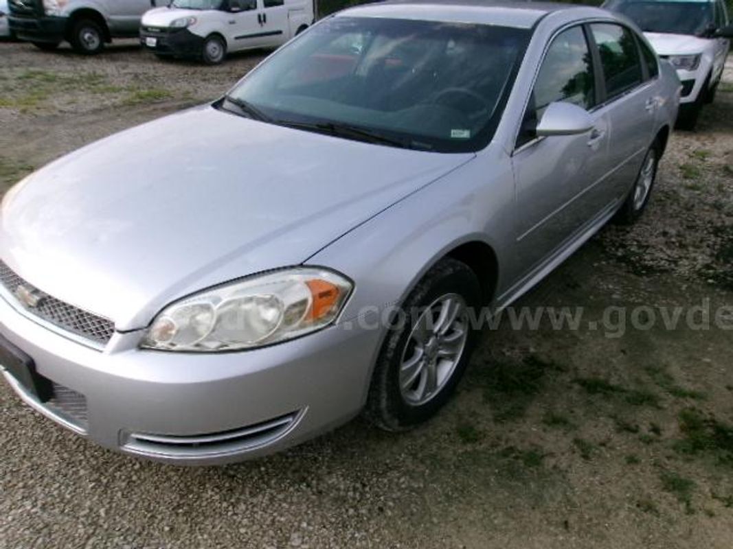 2013 Chevrolet Impala, 82476 Miles.