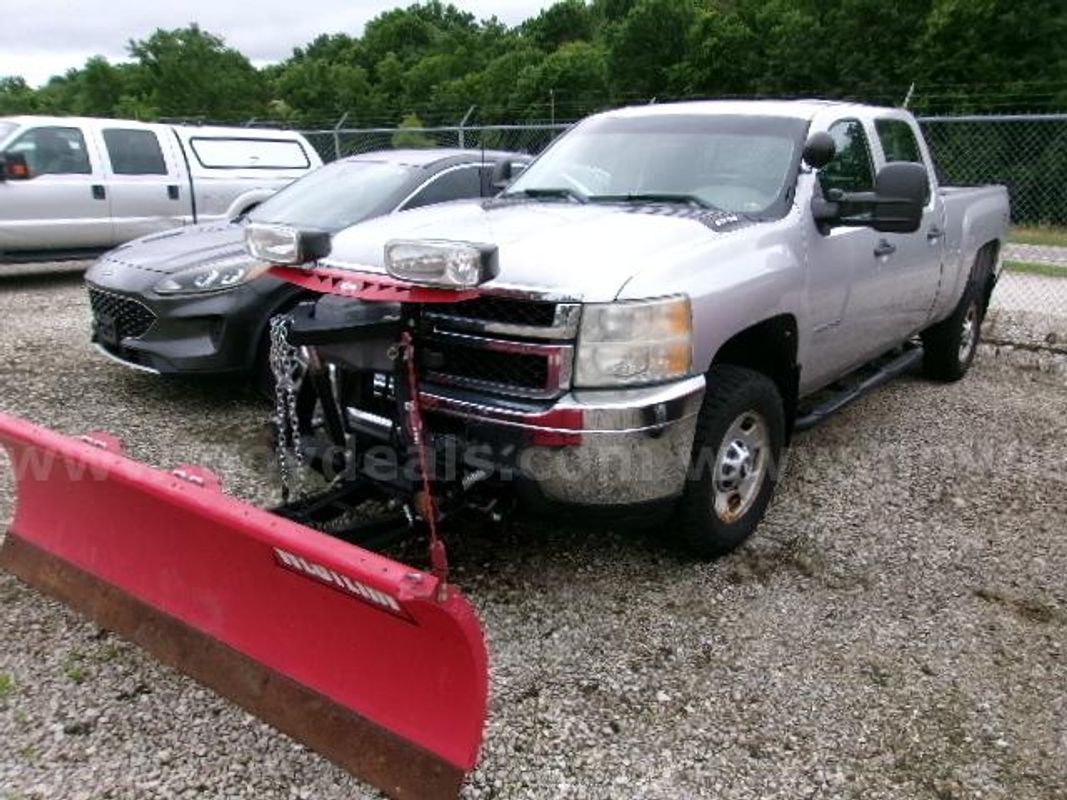 2011 Chevrolet Silverado 2500 4WD with Snowplow, 113729 Miles.