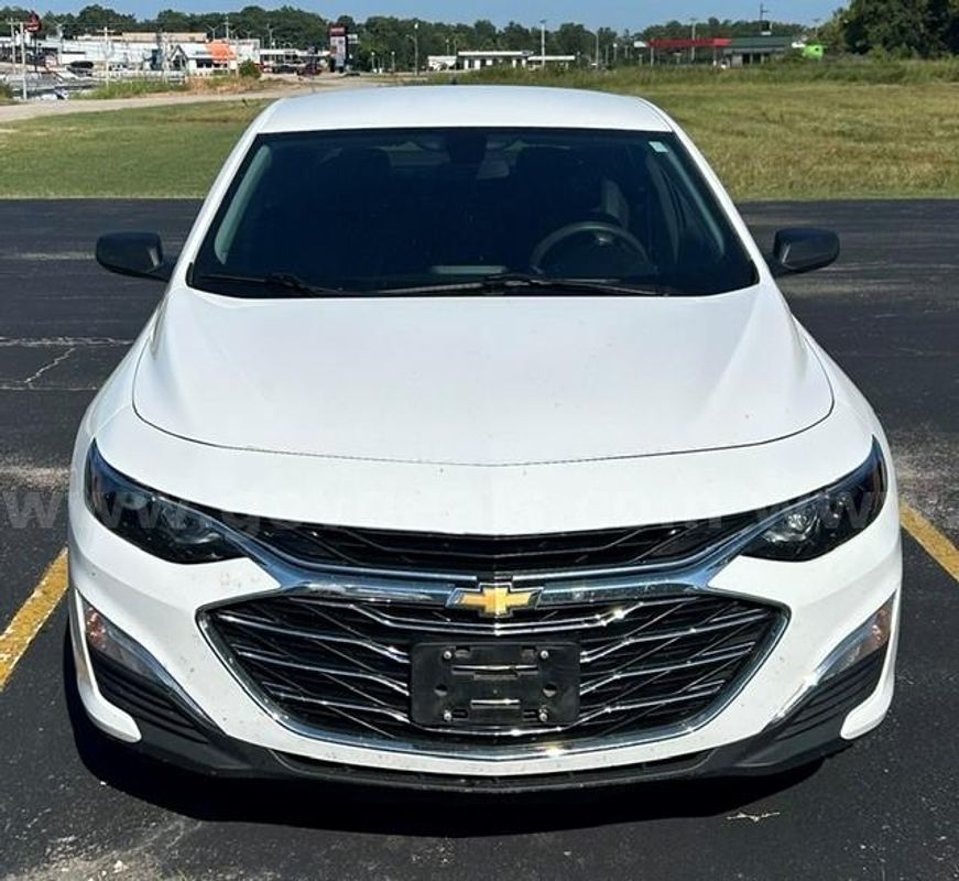 2020 Chevrolet Malibu, 105152 Miles.