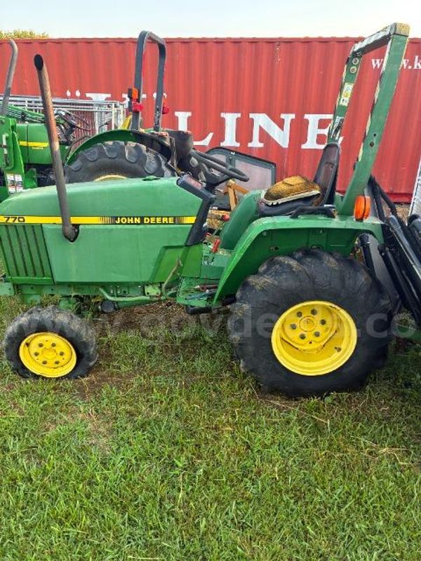 1989 John Deere 770 Tractor