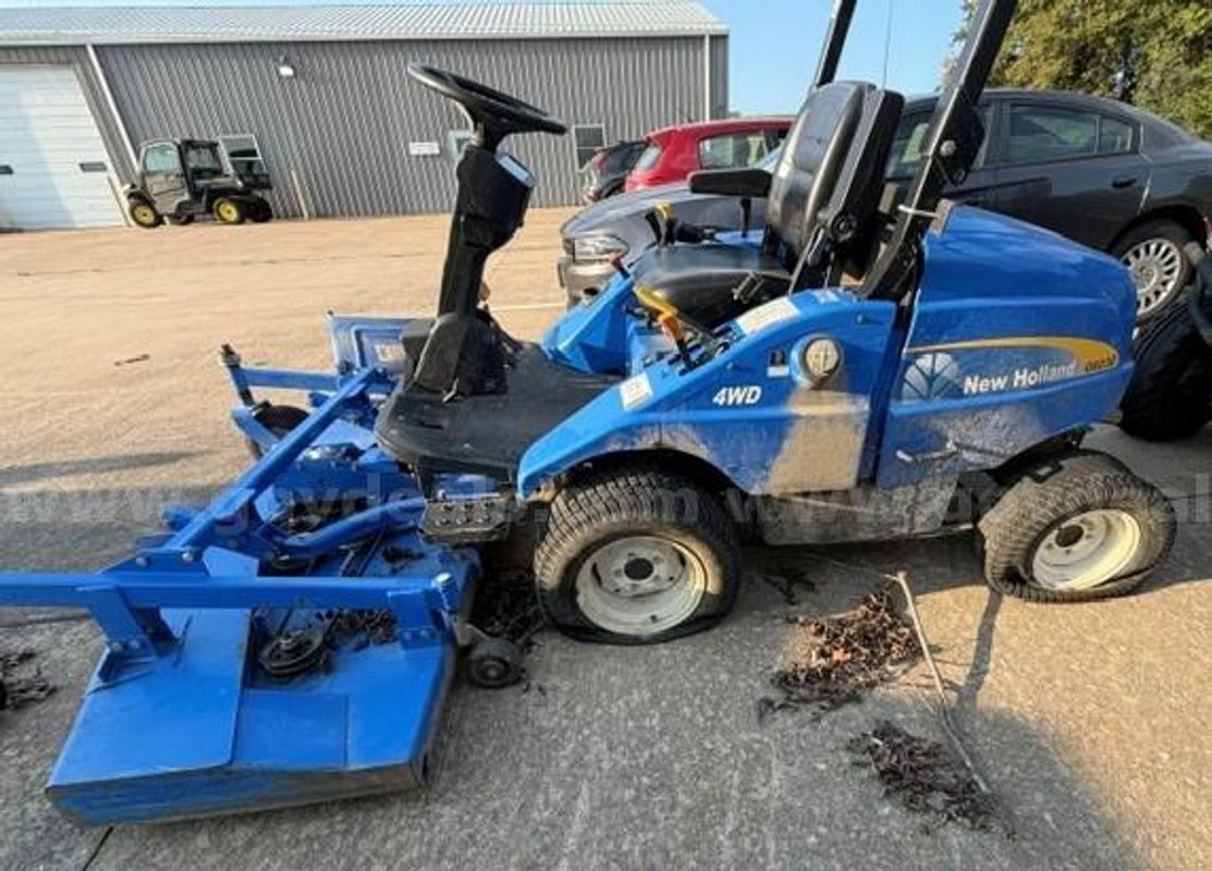 New Holland 4WD Commercial Front Mower with 72" Deck