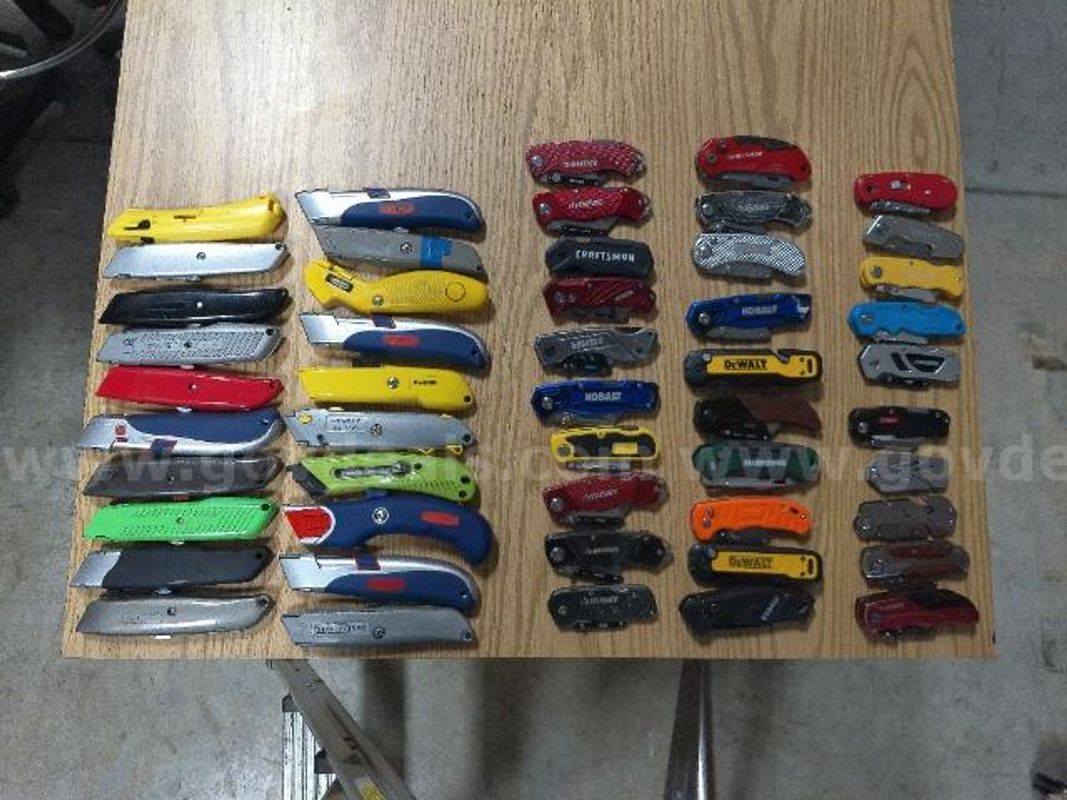Lot of ~50 Folding & Sliding Razor Knives