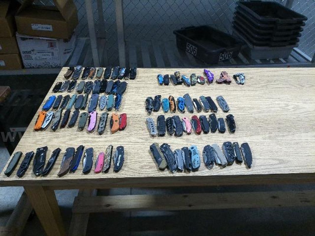 90 single blade folding knives.
