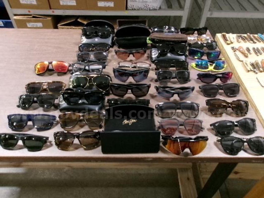 Lot of Eyeglasses/sunglasses