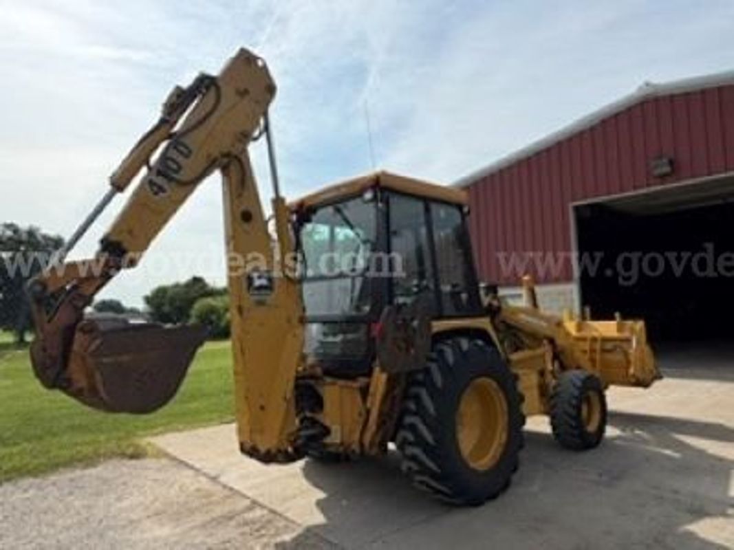 1994 John Deere 410D Backhoe w/ Bucket Attachments