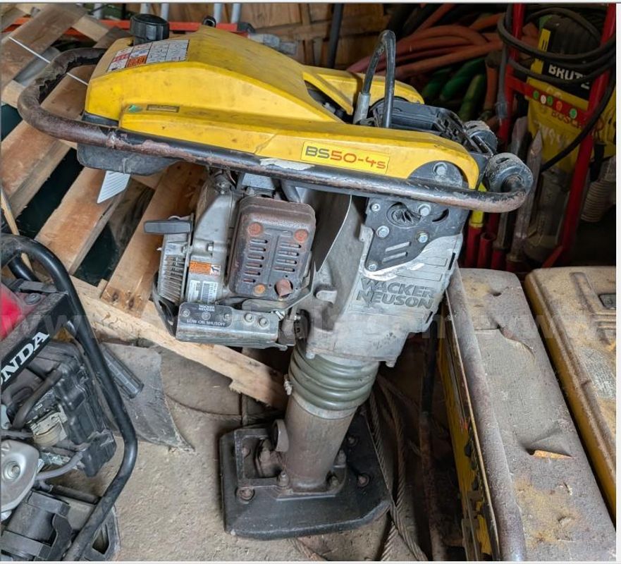 (1) Tamper upright, 4 stroke Wacker & (1) lawn mower-Their Motors are blown and unrepairable.