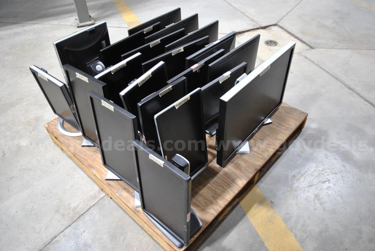 Flat Panel Monitors (20 Items)