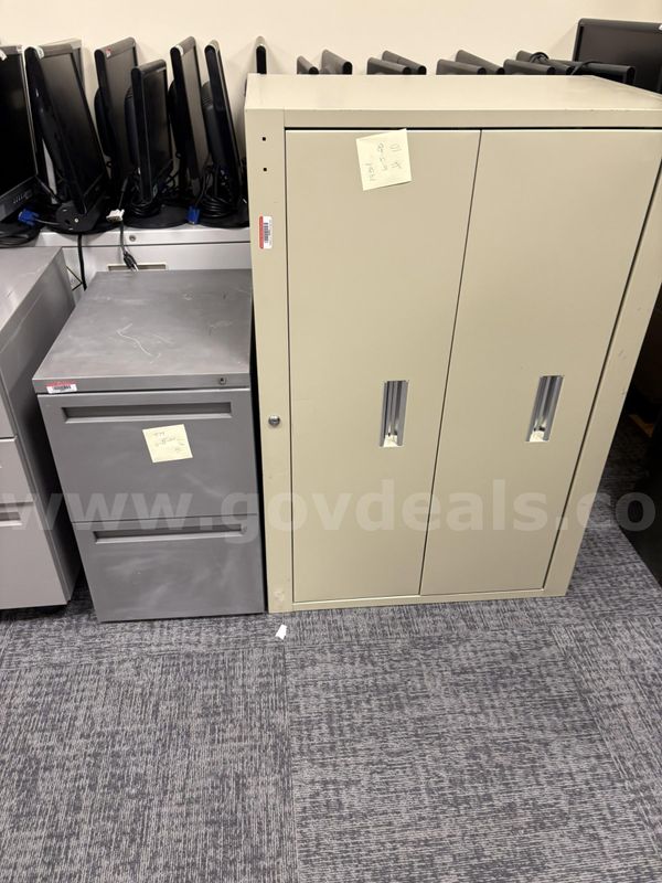One lot containing 21 filing cabinets various sizes