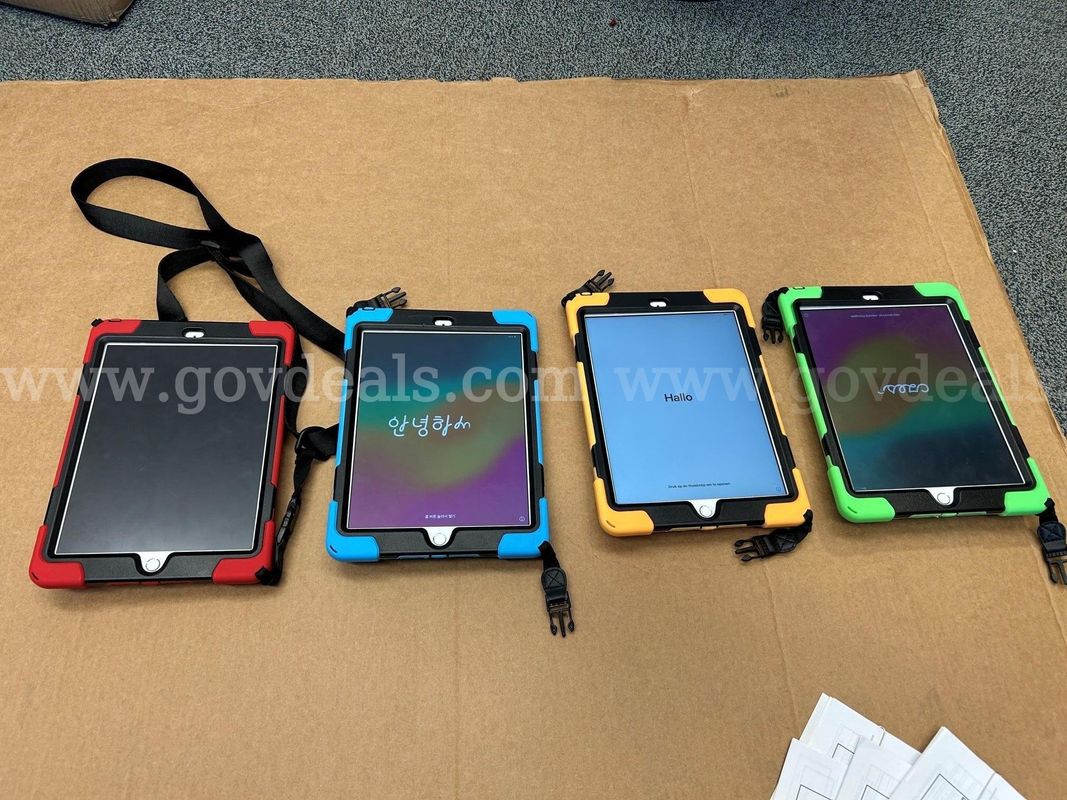 One Lot of 4 Apple IPad 6th Generation