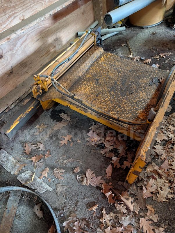 (1) guardrail pusher
