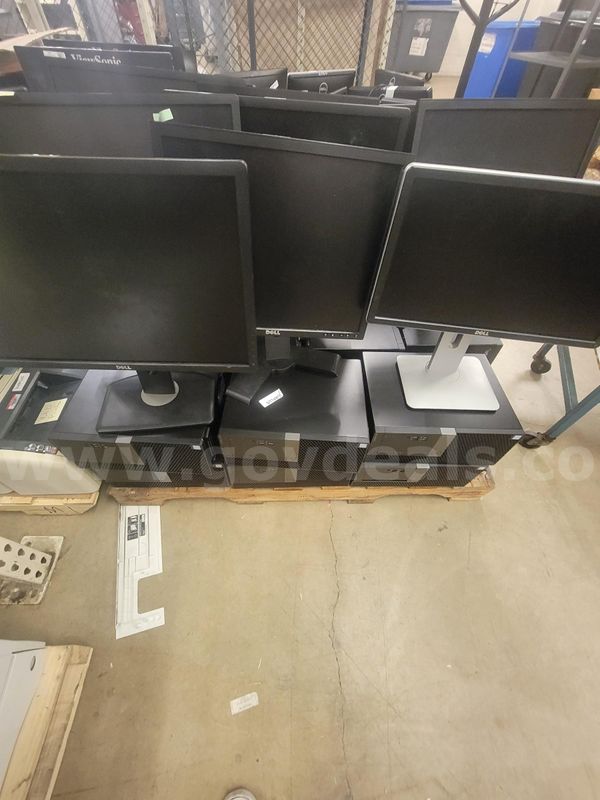 LOT OF 20 DESKTOPS AND 9 MONITORS