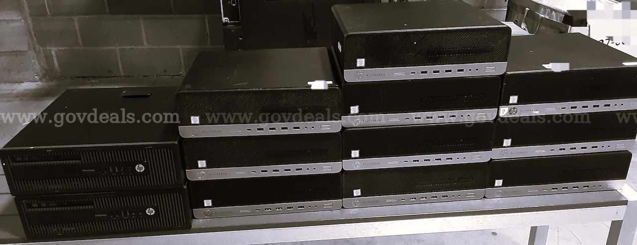 12 Desktops