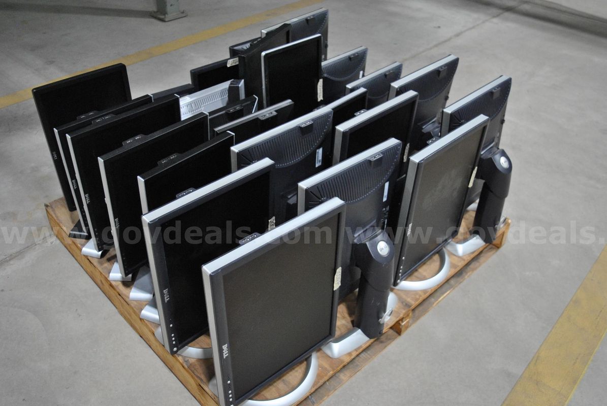 Flat Panel Monitors (25 Items)